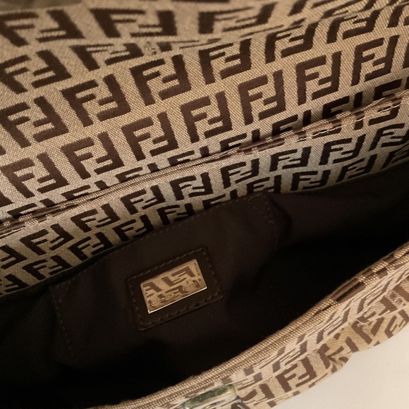 FENDI Monogram Purse - Picture 4 of 6